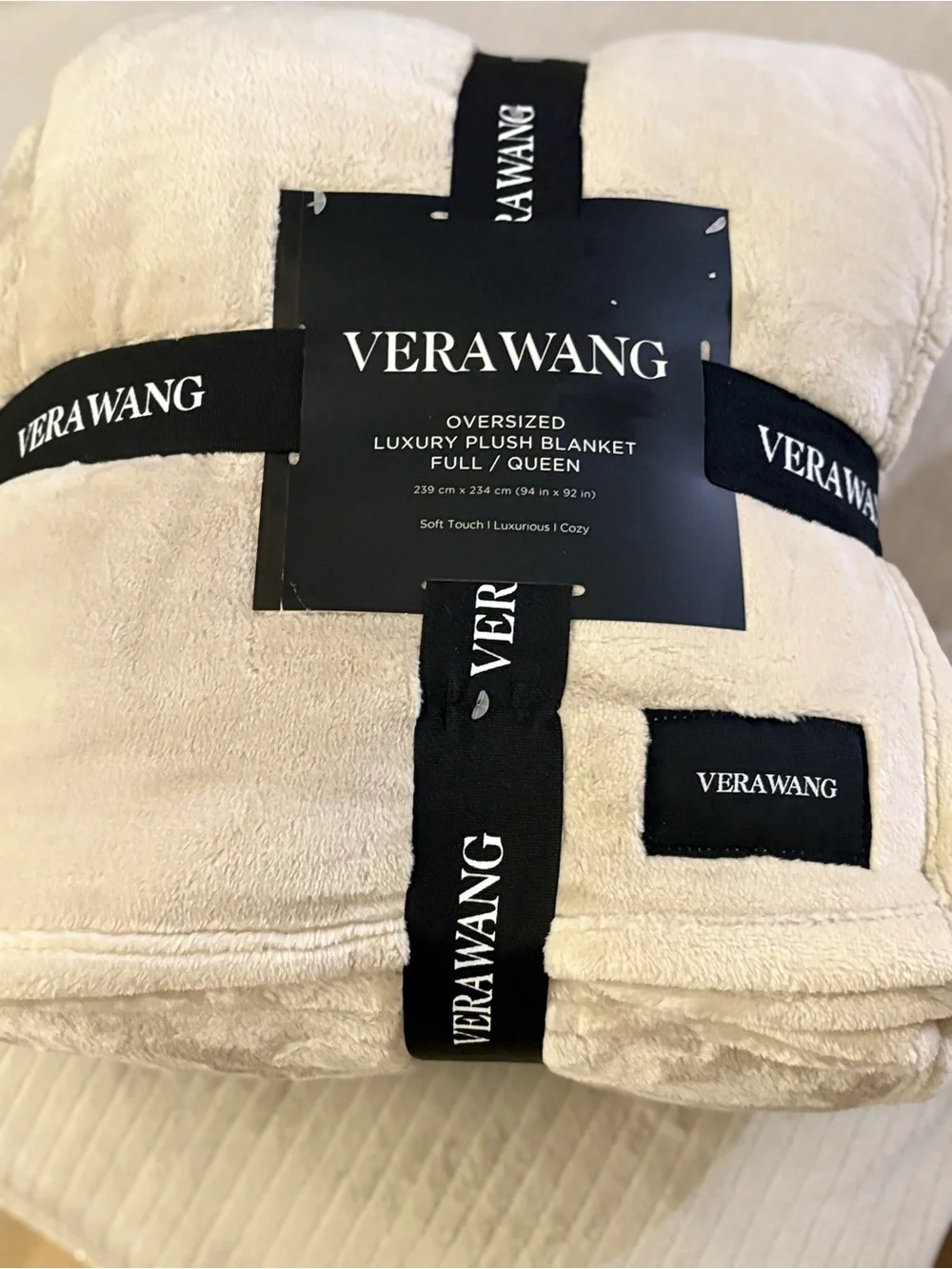 Vera Wang Luxury Plush Oversized Throw Blanket in Beige Full/Queen